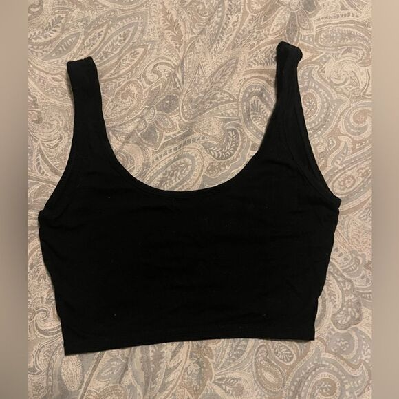 Black Cropped Tank Top - Picture 2 of 2